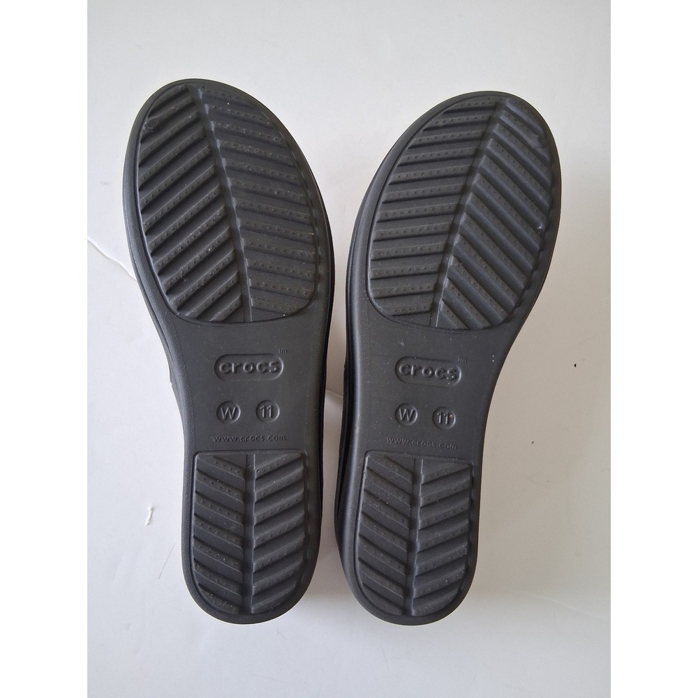 Crocs Wedge Sandals Sz 11W Black Grey Embellished Rhinestone Dual Comfort Travel - Picture 6 of 8